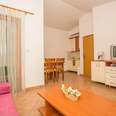 Lejlighed Superior 2+2 Starigrad Paklenica